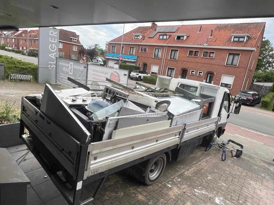 Technisch Team - Specialists Ophaling & Verwerking KSRecycling gratis ophaling specialisten België Antwerpen recycling team